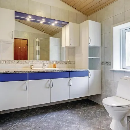 Three-bedroom Holiday In بيت للعطل *