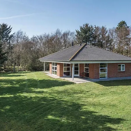 Three-bedroom Holiday In